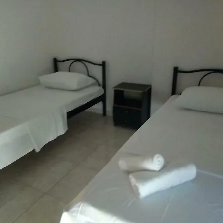 Labrini's House شقة فلوغيتا